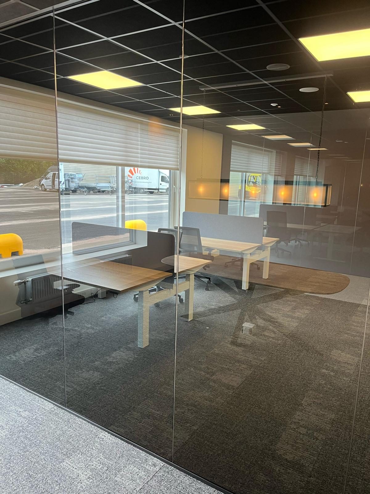 Bedieningspaneel van een zit-sta bureau